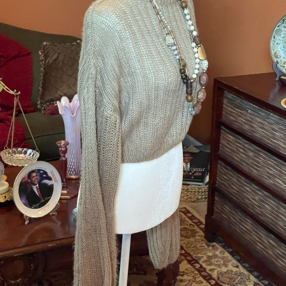 Shein Cropped Bell Sleeve Sweater - Picture 4 of 7